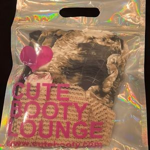 *NEW, NEVER WORN* Cute Booty scrunch butt leggings